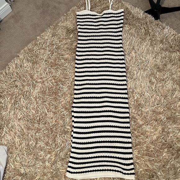 Crochet black-and-white dress - Picture 9 of 9